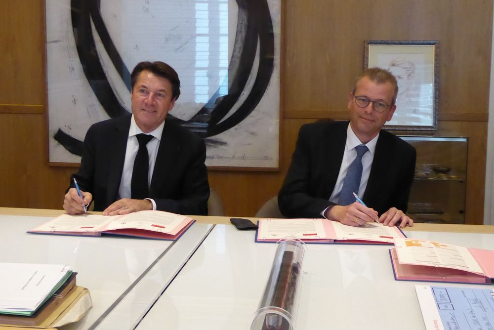 Les Maires Christian Estrosi et Dr. Ulrich Maly lors de la signature de  l'accord sur la protection du climat