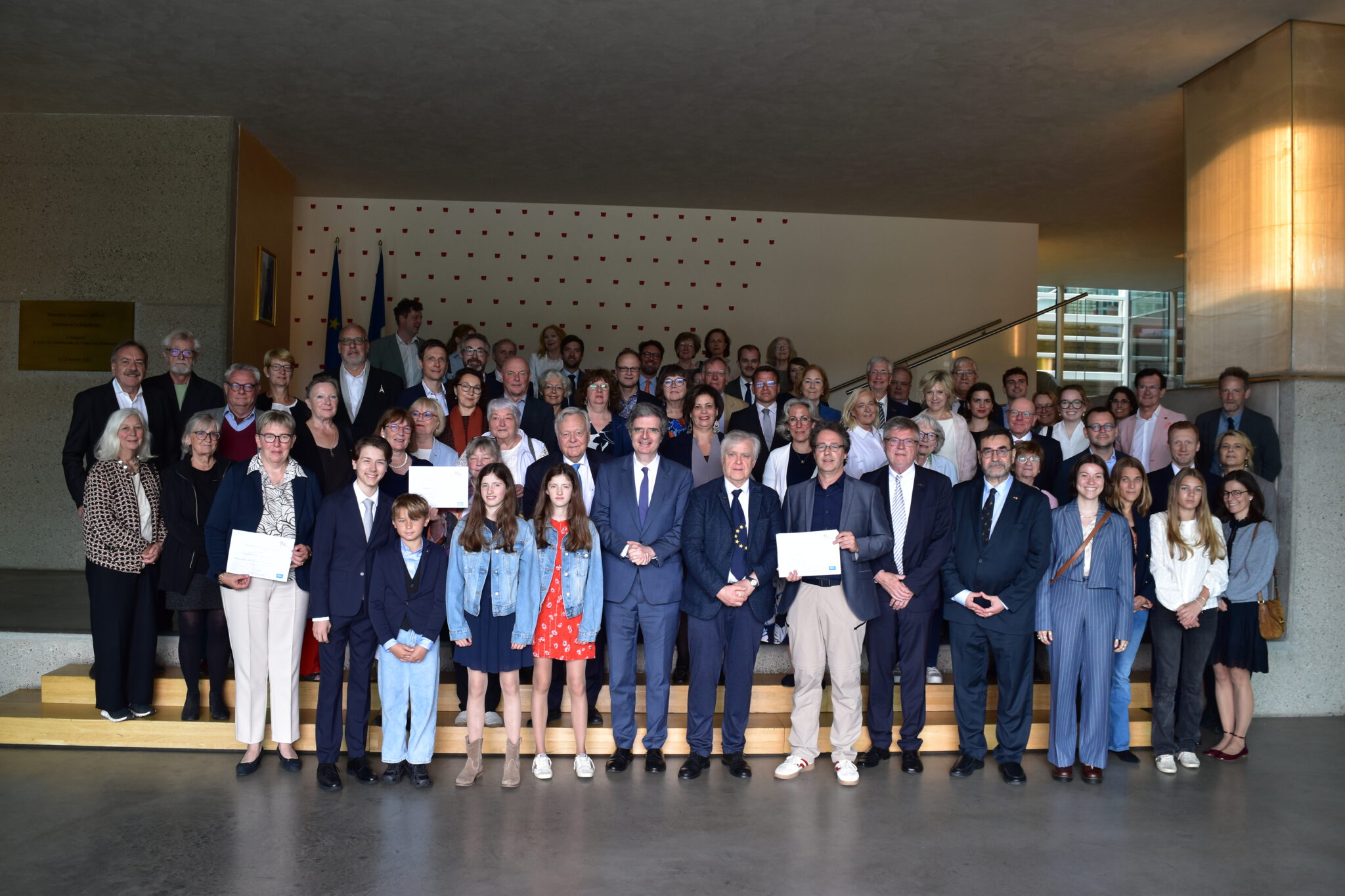 L'ambassadeur François Delattre aux côtés des lauréats et des invités du Prix Rovan