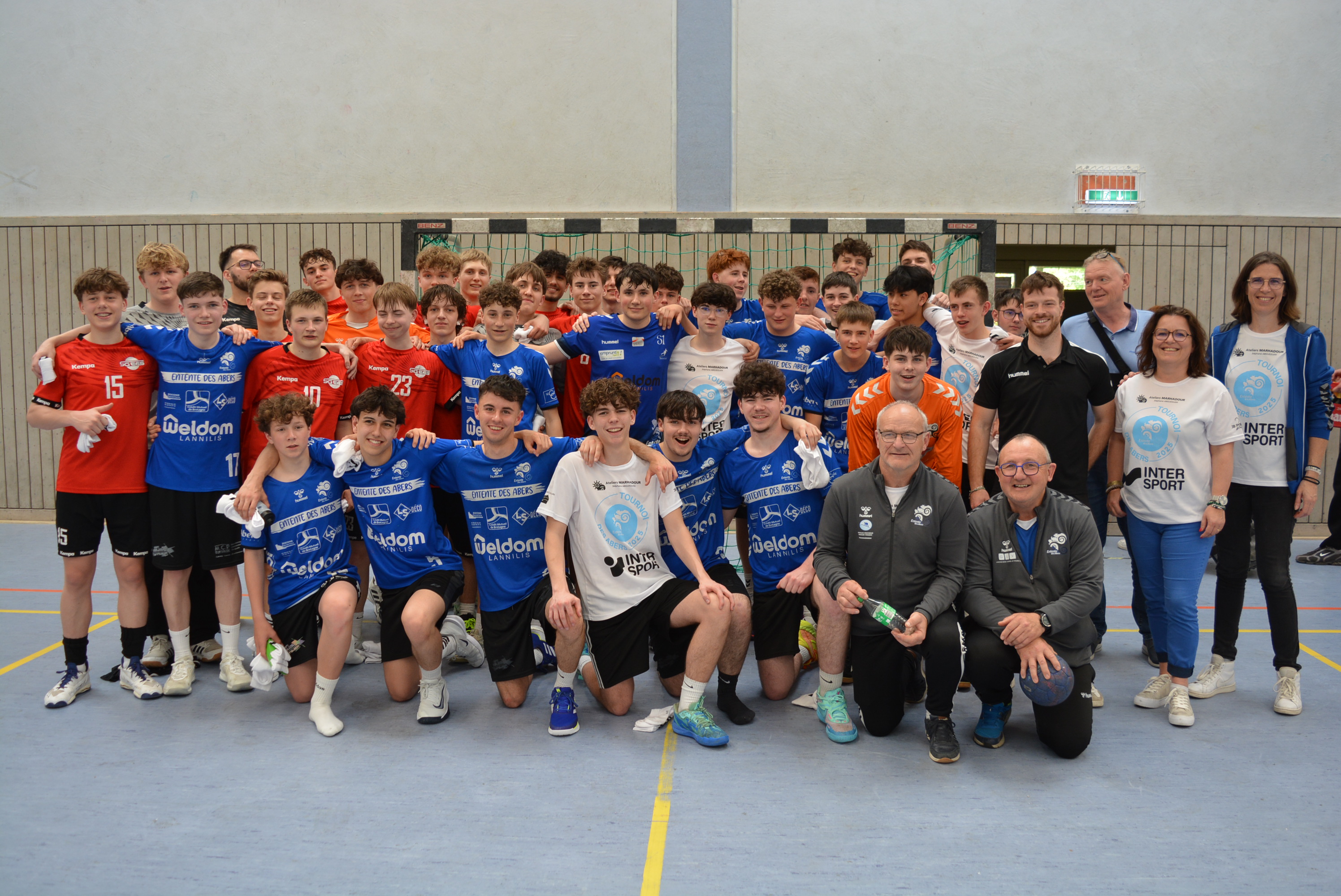 Turnier in der großen Sporthalle von Edingen
