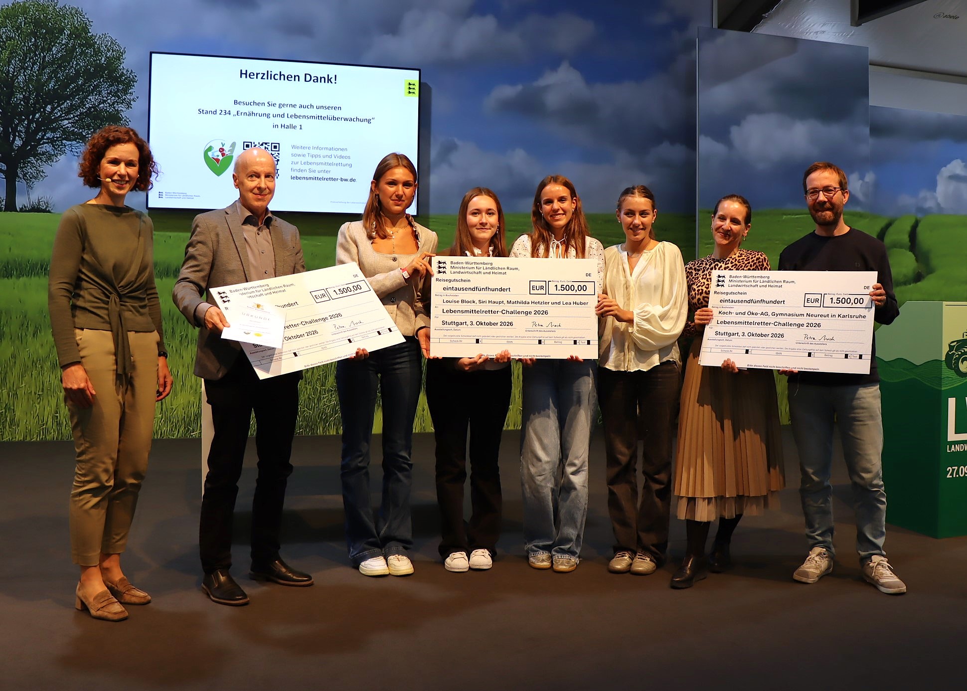Photo de groupe prise lors de la remise des prix