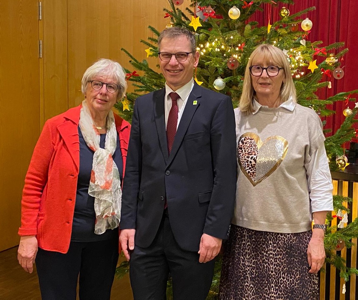 Kathrin Müller, Steffen Weigel, Wendlinger Bürgermeister und Michèle Codron, Stellv. Bürgermeisterin aus Saint-Leu