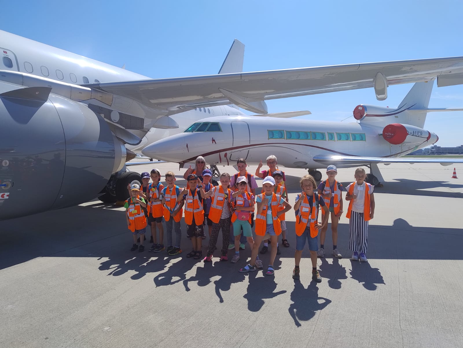 Le groupe à l'aéroport