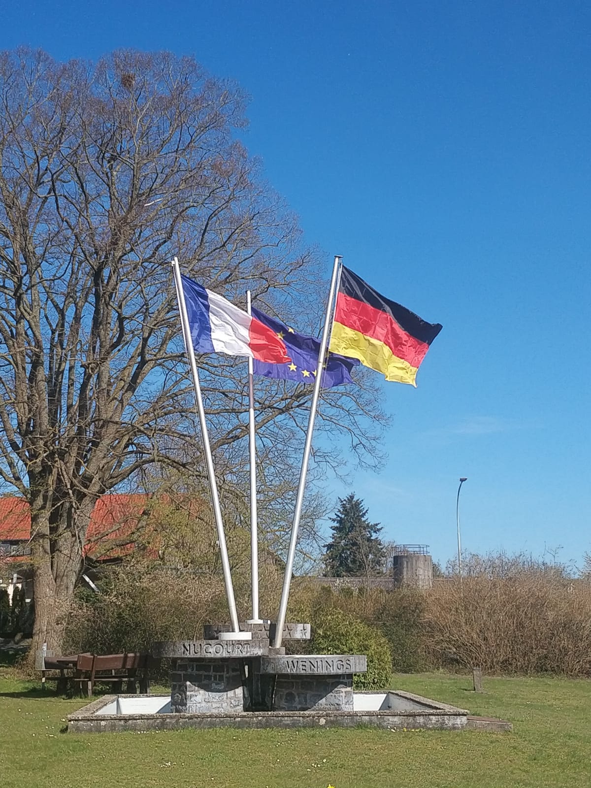 Stadt Platz Nucourt in Wenings