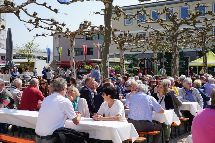 Stadt Große Feier der Städtepartnerschaften 2018 in Wendlingen